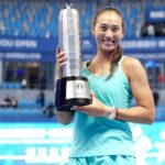 Zheng Quinwen Evinde En Büyük Şampiyonluğunu Kazandı